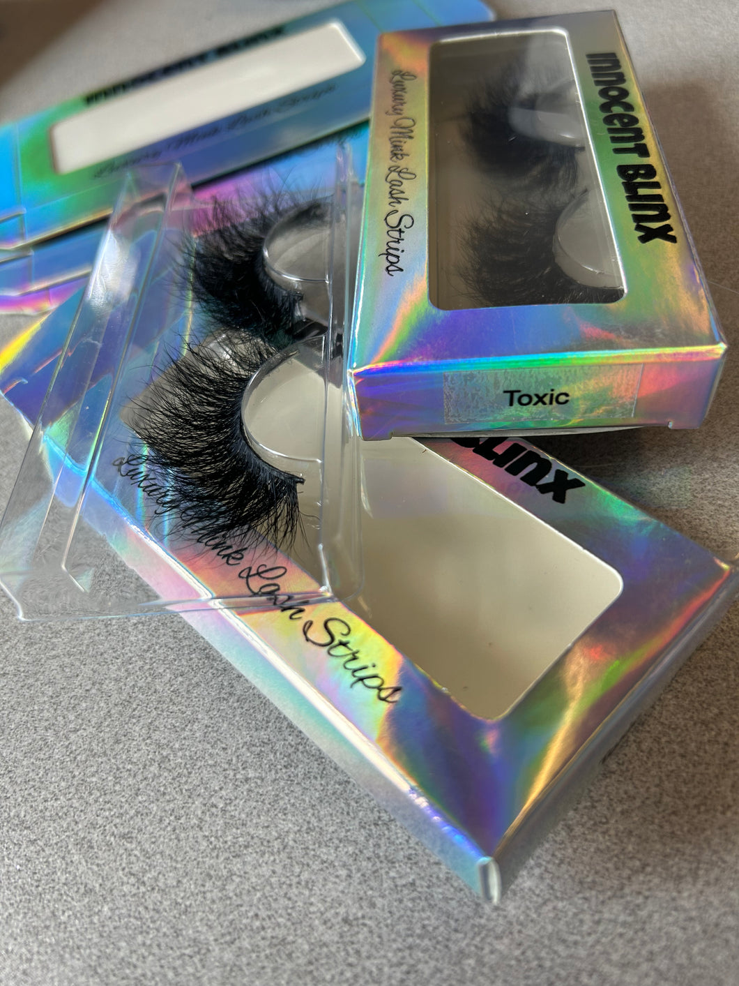 Toxic mink lashes